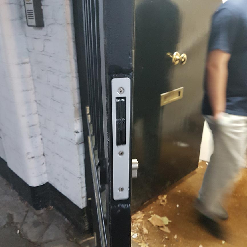 Changing Lock Cylinder Changing Lock Cylinder